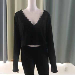 T-shirt court en dentelle